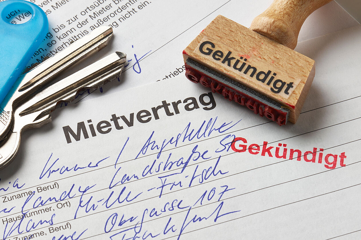 Mietvertrag mit gekündigt Stempel