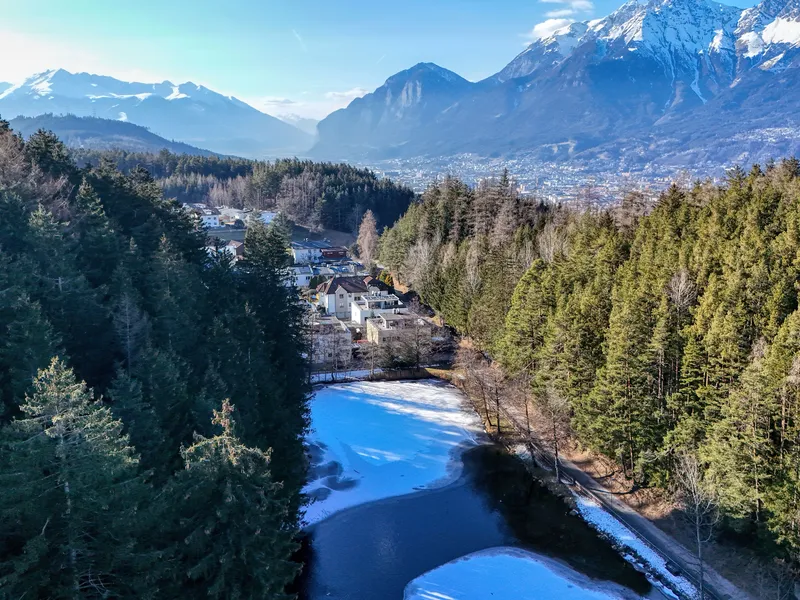 Naturnahe Doppelhaushälfte – Ihr Familientraum direkt am Herzsee bei Innsbruck