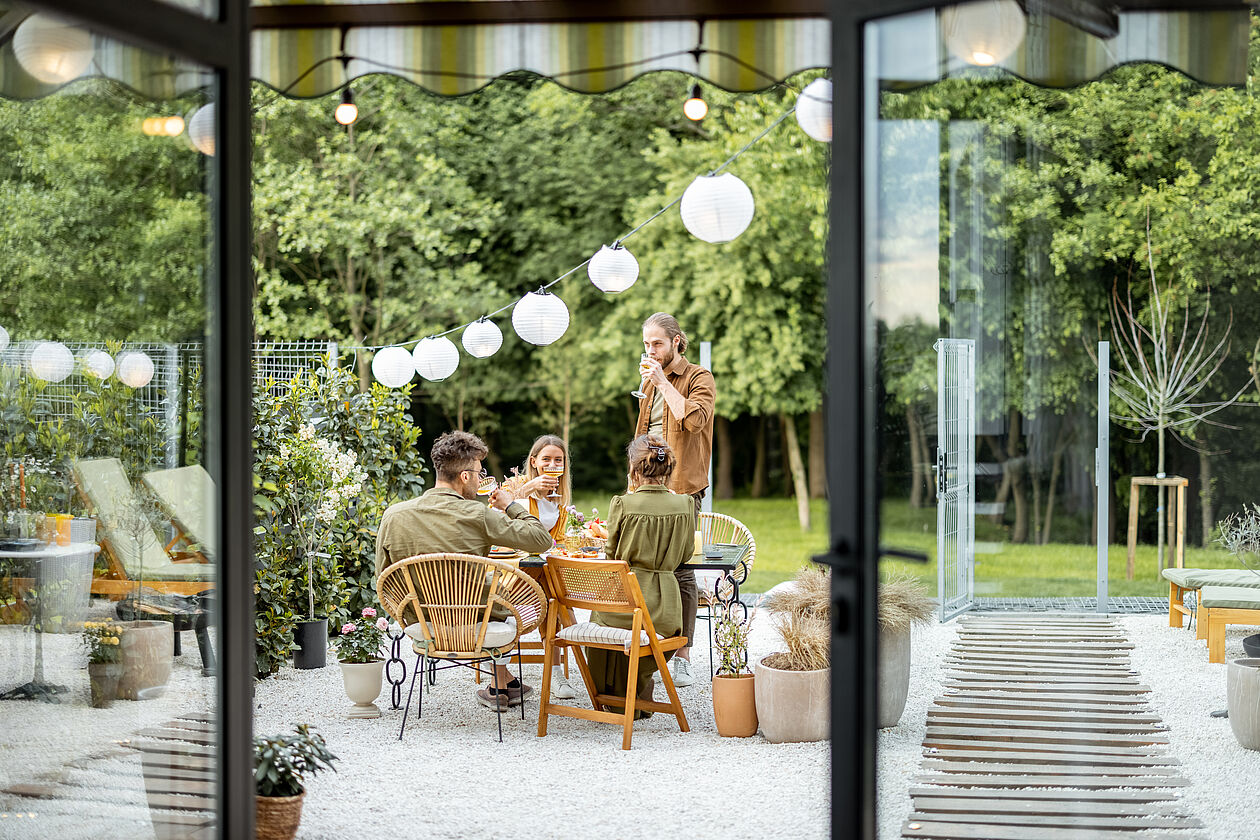 Terrasse mit Personen