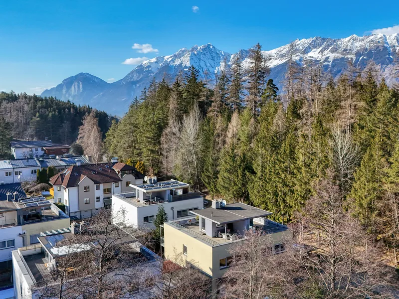 Naturnahe Doppelhaushälfte – Ihr Familientraum direkt am Herzsee bei Innsbruck