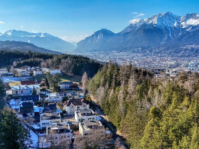 Naturnahe Doppelhaushälfte – Ihr Familientraum direkt am Herzsee bei Innsbruck