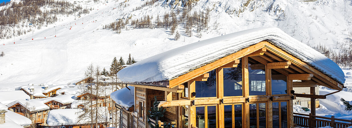 Chalet in alpiner Landschaft